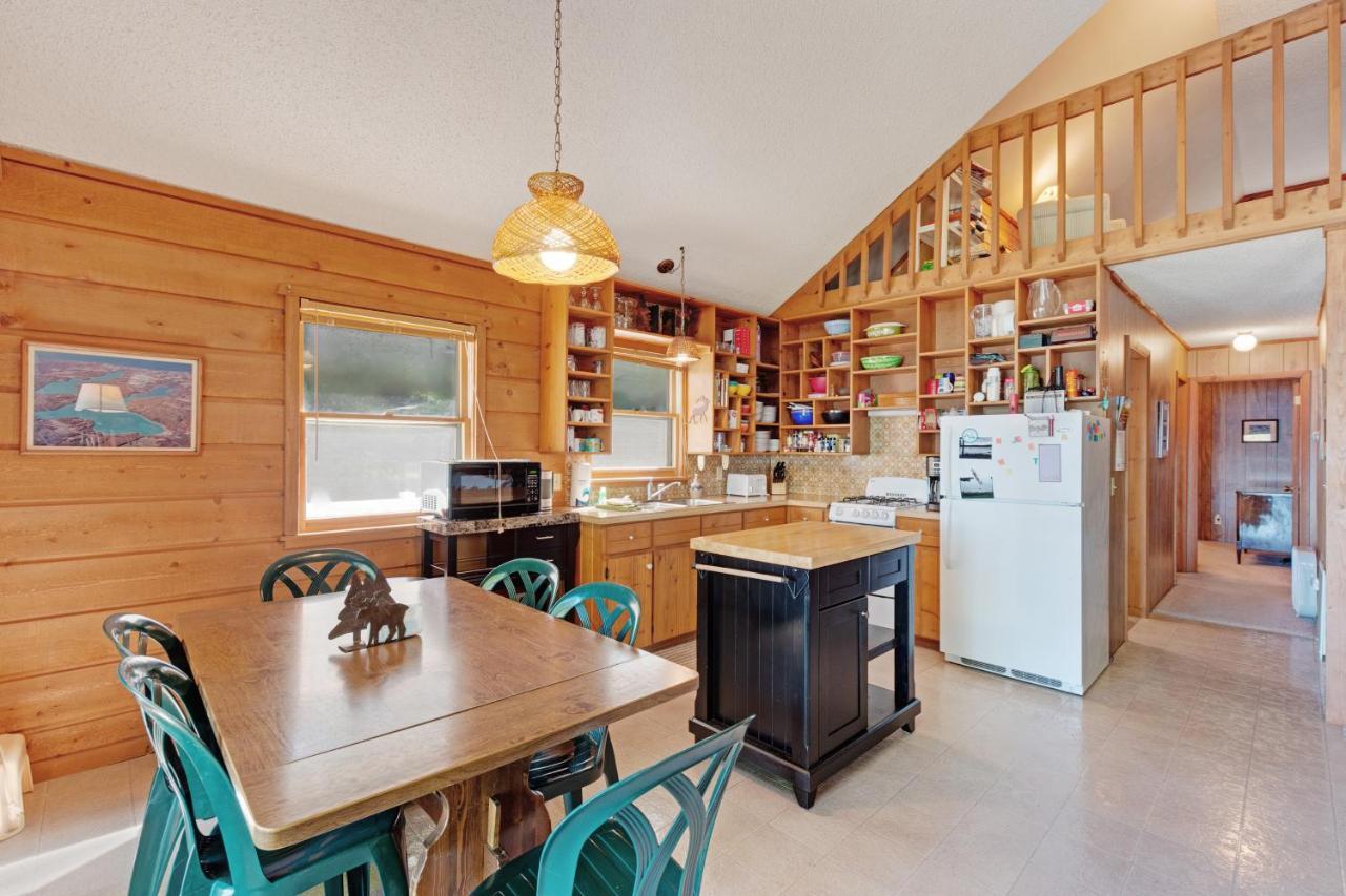 Walloon Lake Cottage บอยน์ซิตี้ ภายนอก รูปภาพ