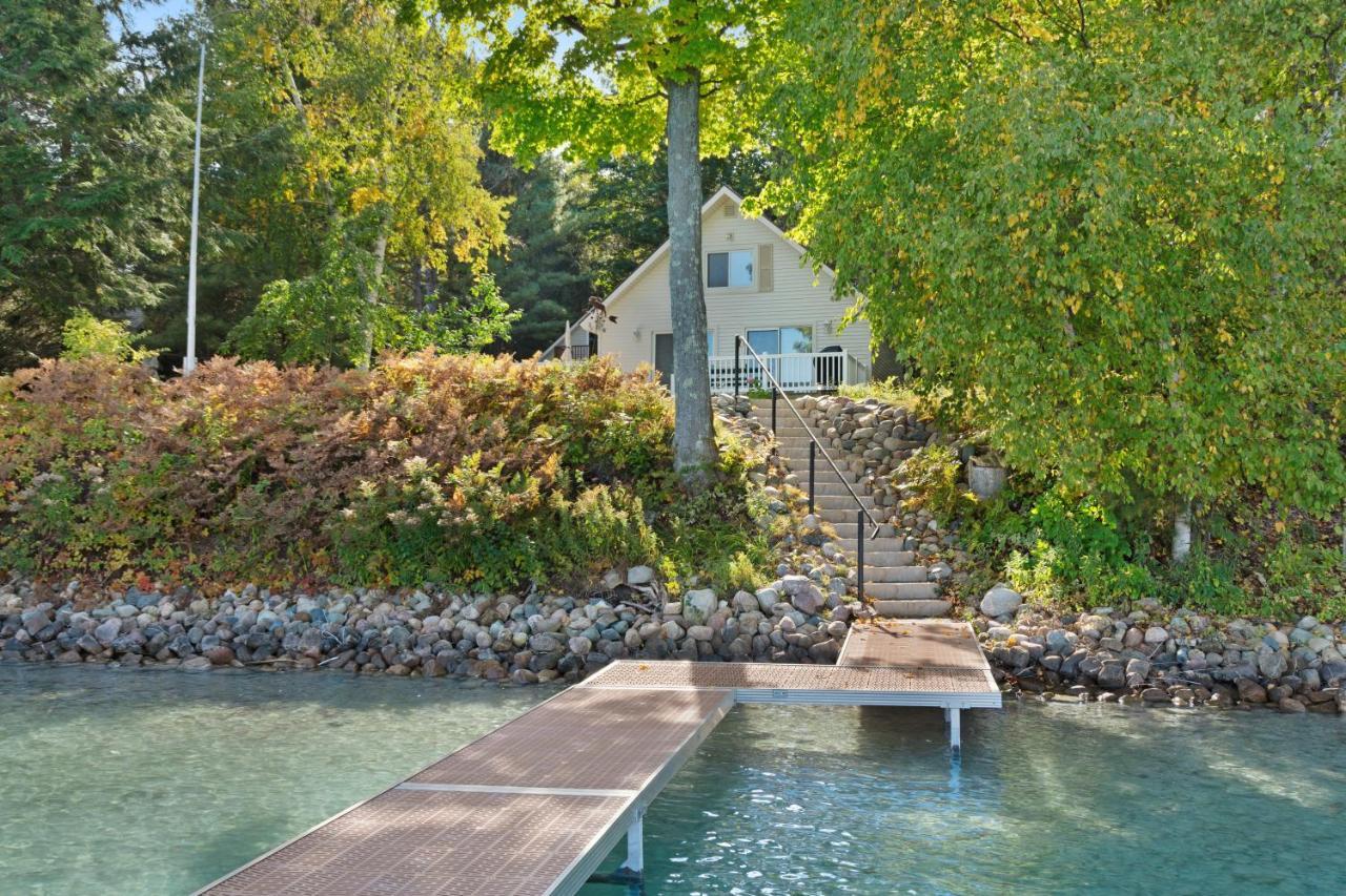 Walloon Lake Cottage บอยน์ซิตี้ ภายนอก รูปภาพ