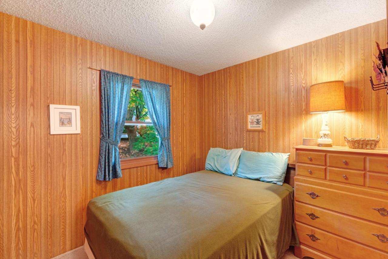 Walloon Lake Cottage บอยน์ซิตี้ ภายนอก รูปภาพ